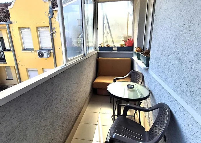 Likehome Life - Stevana Sremca شقة